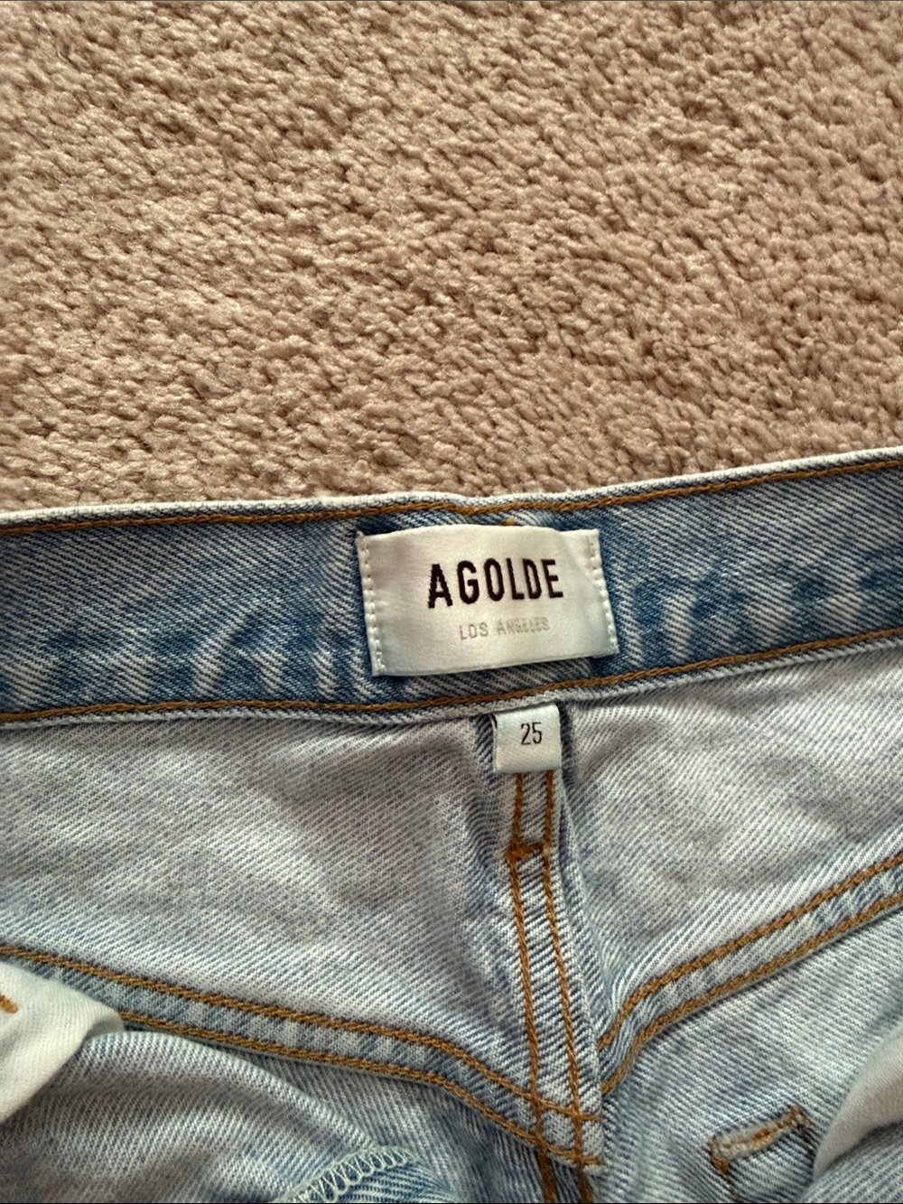 Agolde Riley Short - Picture 2 of 4